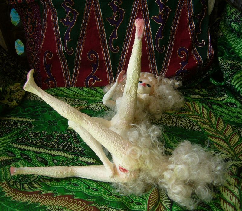 Dlana, a poodle-like centauroid dancer in the Kula Islands on Kakalea, a model of an Earthlike world full of Australias.